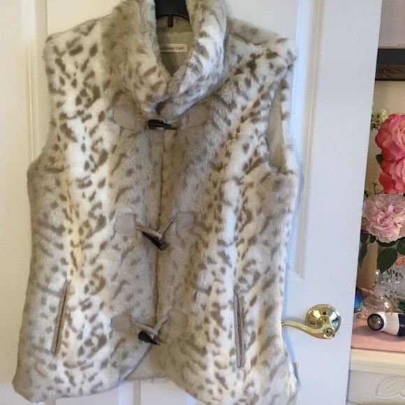 NWOT. Coldwater Creek Sz M Faux Fur Outerwear Vest - Picture 3 of 6
